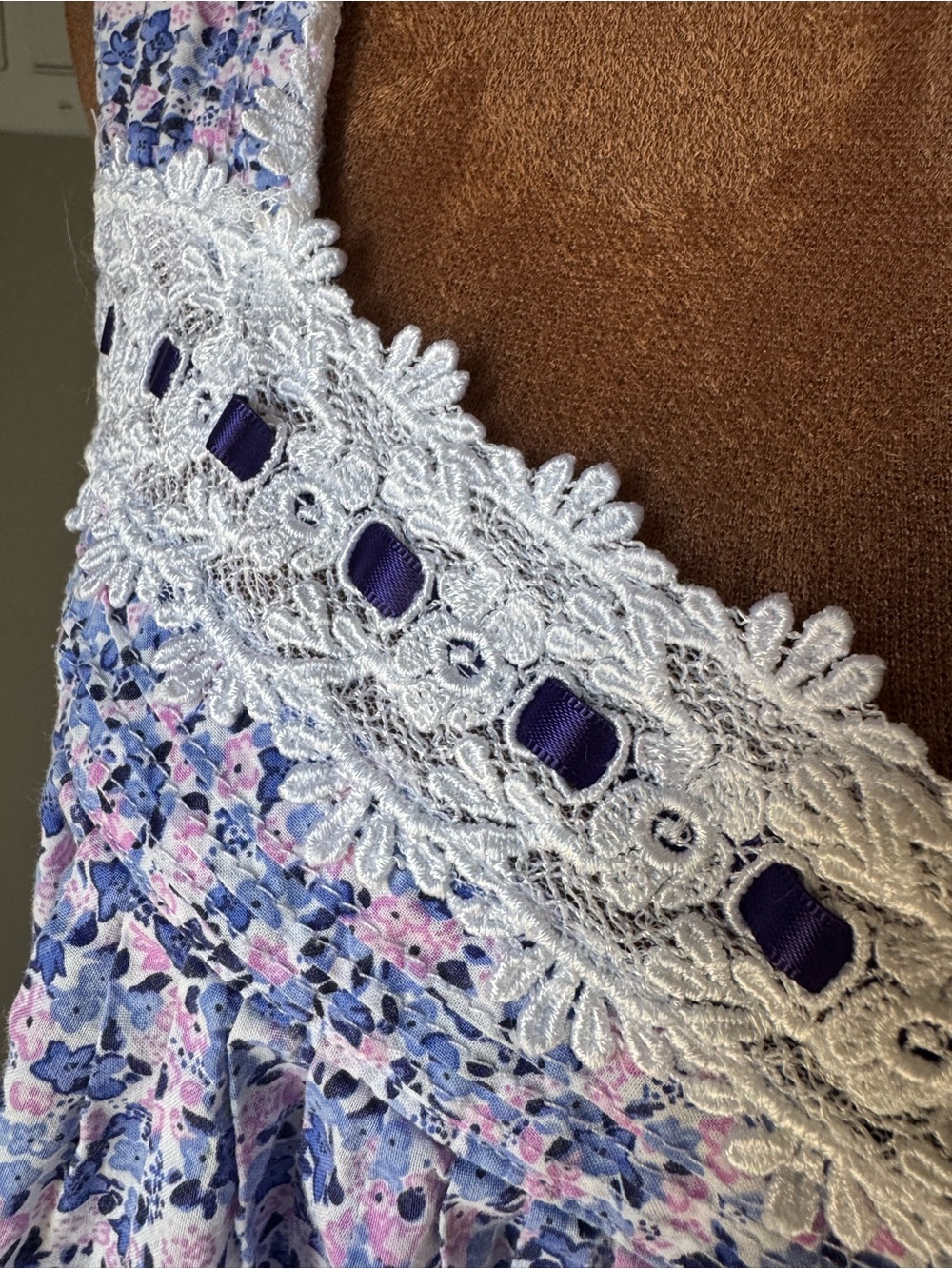 Eileen West XL 100% Cotton Floral Nightgown Lace Ribbon Trim Button Front - Picture 5 of 13